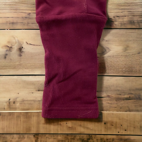 Karma Yoga Leggings - Picture 3 of 4